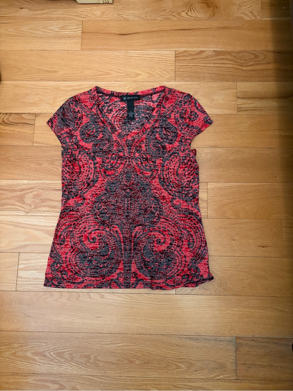 INC International Concepts Red and Black Patterned V-Neck Tee
